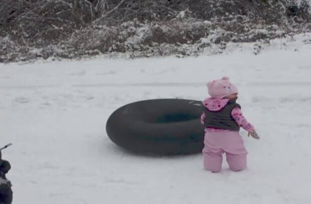 baby-with-tube